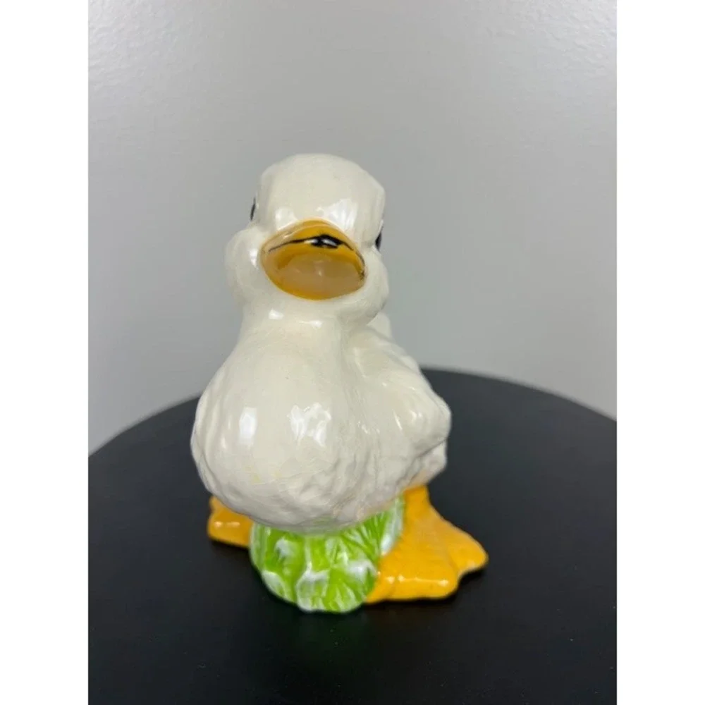 Vintage White Ceramic Duckling Figurine‎ Yellow Beak Glossy 5 Inch Cottagecore